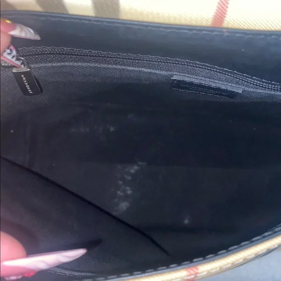 GUC Burberry Nova Check Messenger Bag - Picture 7 of 10